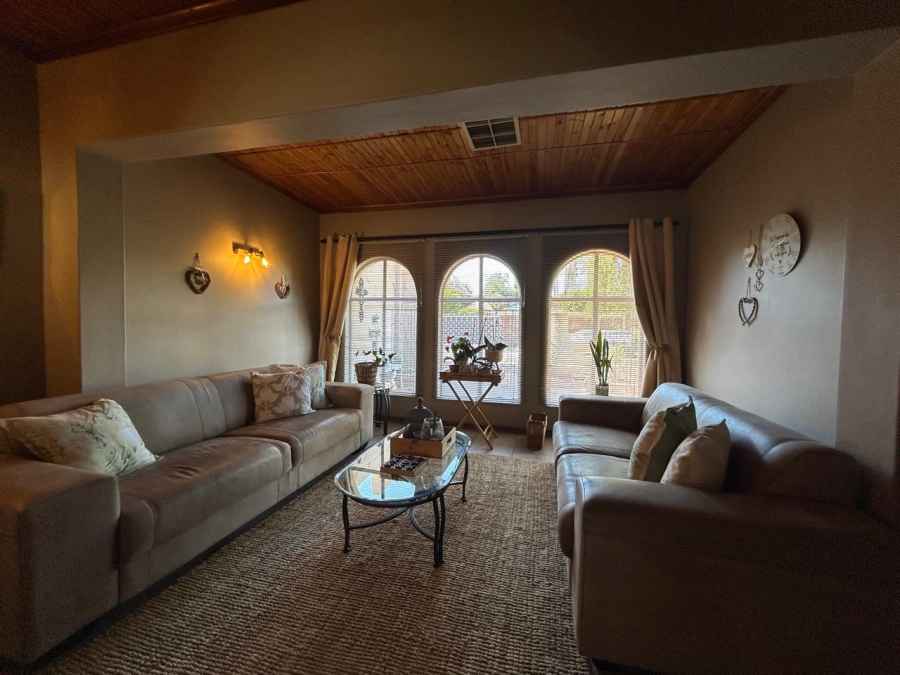 4 Bedroom Property for Sale in Monument Heights Northern Cape